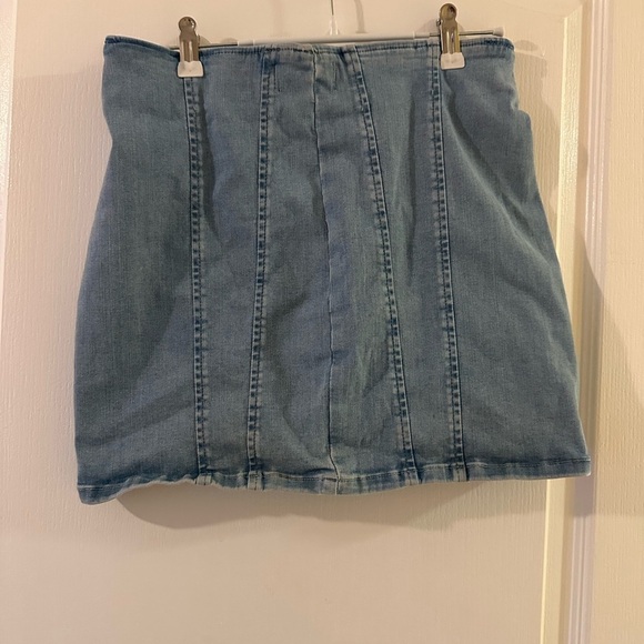 Free People Denim Light Blue Skirt Size 6 - Picture 2 of 6